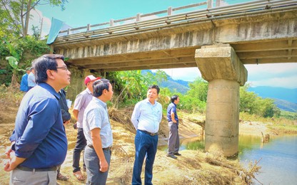 Cầu bất ngờ sụt lún ở Quảng Nam: Làm đường tạm, chờ xây cầu mới