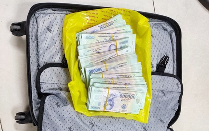 Phát hiện số tiền "khủng" trong chiếc vali bỏ quên ở sân bay Nội Bài