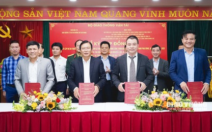 Ký hợp đồng 2 gói thầu xây lắp cao tốc Vạn Ninh - Cam Lộ gần 6.900 tỷ đồng