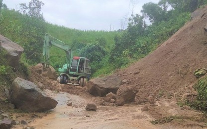 Khắc phục hậu quả mưa bão số 4: Quốc lộ ở Quảng Nam cơ bản thông tuyến