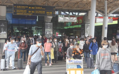 Sân bay Tân Sơn Nhất dùng giải pháp quét mã QR-Code tra cứu thông tin chuyến bay