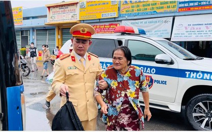 Xúc động CSGT Quảng Ngãi giúp ba bà cháu về nhà vì không có tiền đi xe khách
