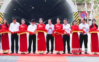 Phó Thủ tướng cắt băng khánh thành 2 đoạn cao tốc Bắc - Nam từ Thanh Hóa đến Nghệ An