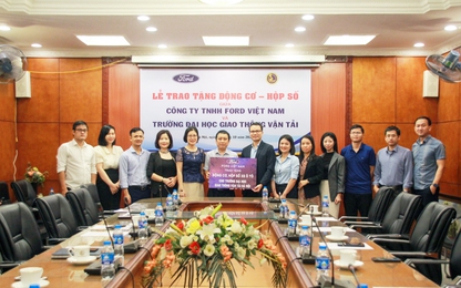 Ford Việt Nam trao tặng động cơ, hộp số ô tô cho 6 trường đại học