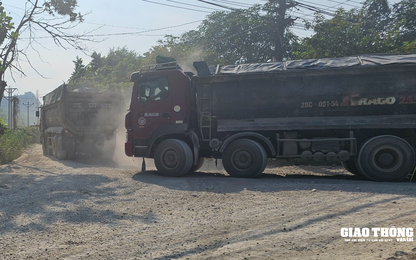 Xe tải trọng lớn chạy rầm rập ngày đêm, "cày nát" đường huyện ở Thái Nguyên