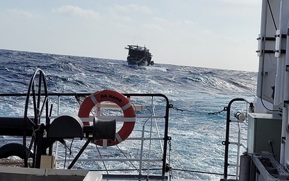 Cứu 39 ngư dân Quảng Ngãi trôi dạt giữa Biển Đông