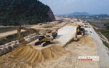 Đủ "chuẩn" làm đường giao thông, cát biển sẽ giải cơn khát thiếu vật liệu ở Đồng bằng sông Cửu Long