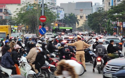 CSGT Hà Nội tập trung phòng ngừa ùn tắc giao thông dịp cuối năm