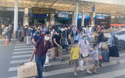 Sân bay Tân Sơn Nhất đón hơn 3,1 triệu lượt khách cao điểm Tết Quý Mão