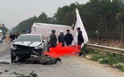 Hà Nội: Ôtô liên tiếp va chạm 2 xe máy làm một người tử vong trên đường gom Đại lộ Thăng Long