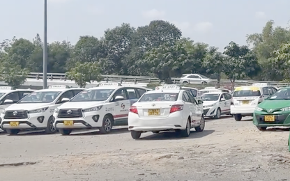 Đề xuất tiếp tục khai thác bãi đệm taxi ở sân bay Tân Sơn Nhất