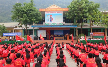 Quảng Bình: Hơn 300 học sinh ký cam kết bảo đảm an toàn, vệ sinh đường sắt
