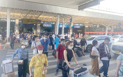 Sân bay Tân Sơn Nhất dự kiến đón gần 800.000 lượt khách dịp cao điểm 30/4 và 1/5