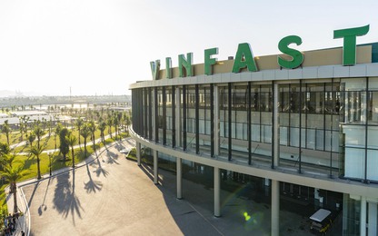 Tỷ phú Phạm Nhật Vượng rút tiền túi tài trợ VinFast hơn 23.000 tỷ đồng