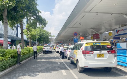 Chưa chốt được thời điểm thu phí taxi vào đón khách tại sân bay Tân Sơn Nhất