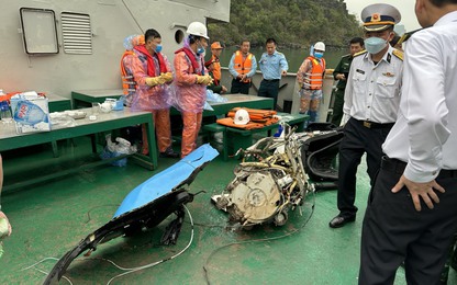Cận cảnh những mảnh vỡ của chiếc máy bay trực thăng rơi được tìm thấy