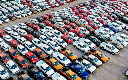 Bất chấp nỗ lực giảm giá, sức mua ô tô vẫn quay đầu sụt giảm