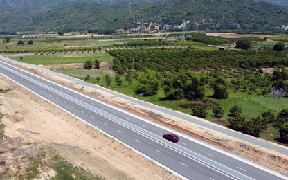 Thông tuyến cao tốc Nha Trang – Cam Lâm, các phương tiện lưu thông thế nào?