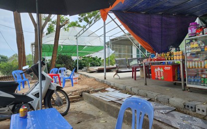 Hà Nội: Đổ bê tông, lát gạch dựng quán tái lấn chiếm hành lang ATGT đường Hồ Chí Minh