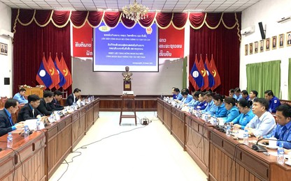 Công đoàn GTVT Việt Nam tăng cường hợp tác với Liên hiệp Công đoàn Bộ Công chính và Vận tải Lào