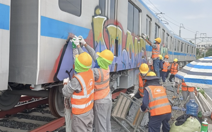 Công an điều tra đối tượng vẽ bậy lên tàu metro Bến Thành - Suối Tiên