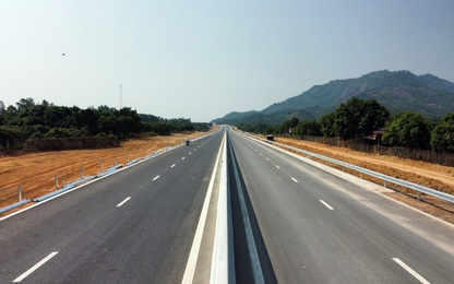 Hình ảnh mới nhất về cao tốc Nha Trang - Cam Lâm chuẩn bị thông xe