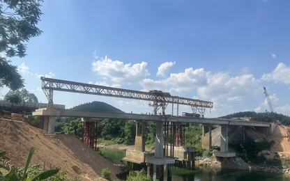 Cầu Đoan Hùng sẽ thông xe vào cuối tháng 9