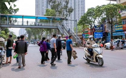 Lãng phí cầu vượt bộ hành trong đô thị