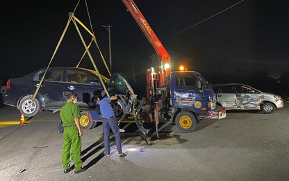 TNGT giữa 2 ôtô ở Quảng Trị, lái xe tử vong mắc kẹt trong cabin