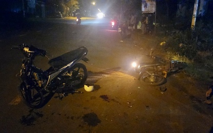 Video TNGT giữa hai xe máy ở Đắk Lắk khiến 2 người thương vong