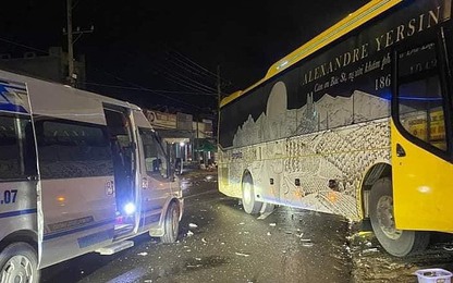 Đồng Nai: TNGT giữa xe Thành Bưởi và xe khách 16 chỗ khiến nhiều người thương vong