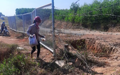 Người dân tự ý tháo dỡ hàng rào bảo vệ cao tốc Cam Lộ - La Sơn