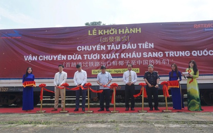 Khởi hành chuyến tàu vận chuyển gần 70 tấn dừa tươi từ Việt Nam sang Trung Quốc