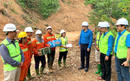 Ngành GTVT ủng hộ hơn 5,4 tỷ đồng cho đồng bào bị thiệt hại Bão số 3