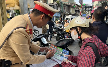 Hà Nội: Xử nghiêm xe khách, xe máy vi phạm ở quận Hoàn Kiếm