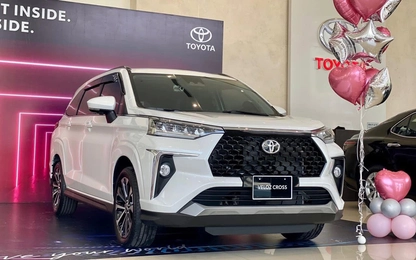 Giá xe Toyota Veloz Cross lăn bánh tháng 12/2024: Ưu đãi sâu, rẻ hơn Mitsubishi Xpander