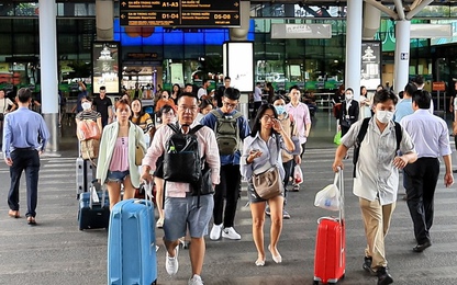 Sân bay Tân Sơn Nhất phục vụ hơn 3,8 triệu lượt khách dịp cao điểm Tết Giáp Thìn