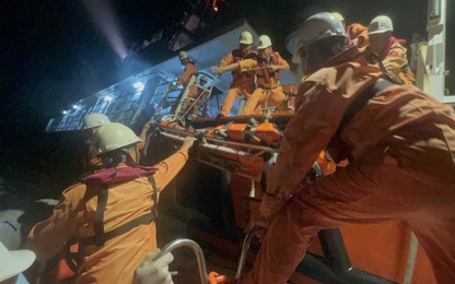 Cứu nạn thuyền viên bị tai nạn trên tàu nước ngoài tại vùng biển Việt Nam 