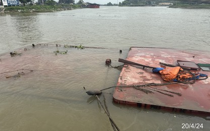 Hạn chế giao thông thủy đột xuất trên sông Đá Bạch để trục vớt tàu chìm