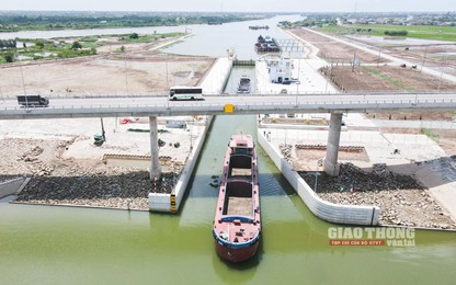 Kênh đào nối sông Đáy – Ninh Cơ tạm dừng lưu thông tàu thuyền