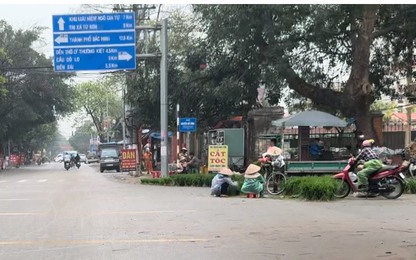 Bắc Ninh: Họp chợ dưới đường, kinh doanh trên hè phố "chuyện thường ngày" tại Yên Phong