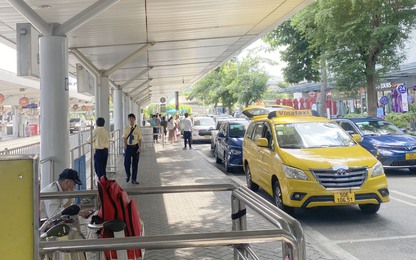 Sân bay Tân Sơn Nhất chấn chỉnh tình trạng ô tô đón khách sai quy định