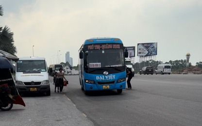 Xe dù, bến cóc, thường xuyên hoạt động trước cổng KĐT Him Lam, TP. Bắc Ninh