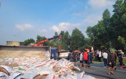 Tài xế ôtô con tử vong sau tai nạn với xe tải trên cao tốc Nội Bài - Lào Cai 