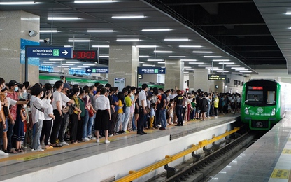 Tàu Cát Linh - Hà Đông đang chạy bỗng dừng đột ngột