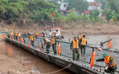 Hôm nay vận hành cầu phao Phong Châu, người dân lưu ý gì khi di chuyển?