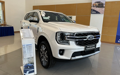 Giá xe Ford Everest lăn bánh tháng 1/2025: Giảm không phanh để xả kho