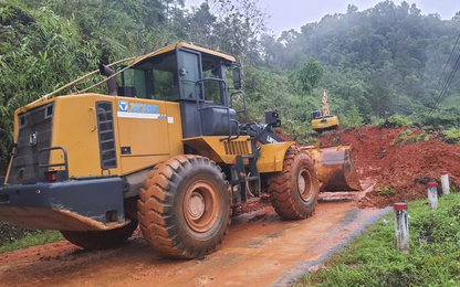 Cao Bằng: Hơn 1.600 vị trí sạt lở, đất đá tràn xuống mặt đường