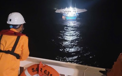 Cứu thành công ngư dân Quảng Ngãi trên vùng biển cách bờ trên 200 hải lý