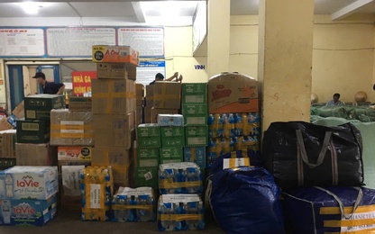 Đường sắt vận chuyển miễn phí hàng cứu trợ tới miền Trung